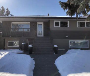 Great Renovated Bungalow, Amazing Yard, Inner City, Utilities Inclu... - Photo 1