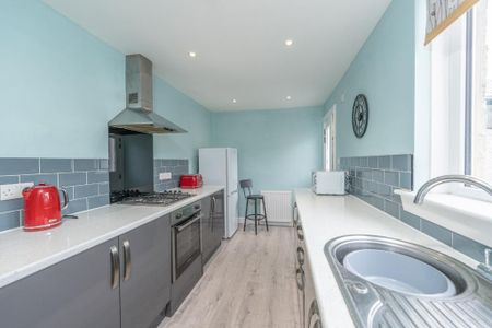 3 bedroom semi-detached house to rent - Photo 3