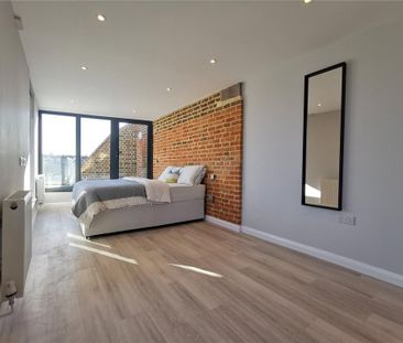 1 bedroom penthouse to rent - Photo 3