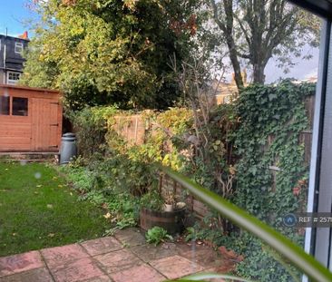 4 bedroom terraced house to rent - Photo 4