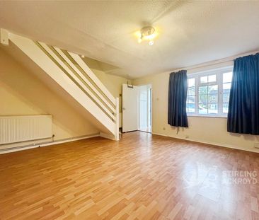 Larksfield, Englefield Green, Egham, Surrey, TW20 0RA - Photo 3