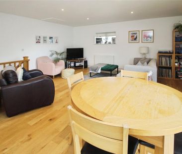 3 bedroom end of terrace house to rent - Photo 1