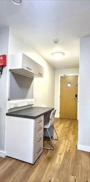 Studio to rent - Photo 1