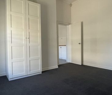 Huge apartment!Lygon Street and Melbourne Uni on the doorstep! - Photo 5