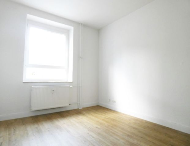 ** Sie wünschen sich eine modernisierte Altbauwohnung in beliebter Lage?? Hier sind Sie richtig ** - Foto 1