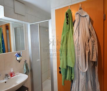 Schöne, helle und gut aufgeteilte 4,5 Zimmerwohnung mit 2 Badezimmer, Balkon und Garage. - Foto 5