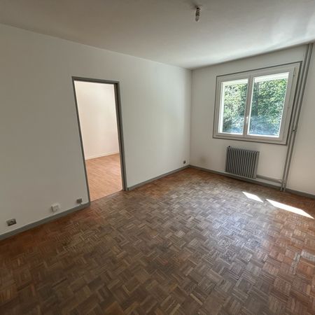 Location Appartement 2 pièces 43m² LE CREUSOT 71200 - Photo 3