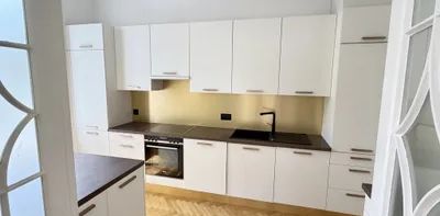 Helle 4-Zimmer-Altbauwohnung mit Balkon | unbefristet | Stil-Altbau - Foto 2