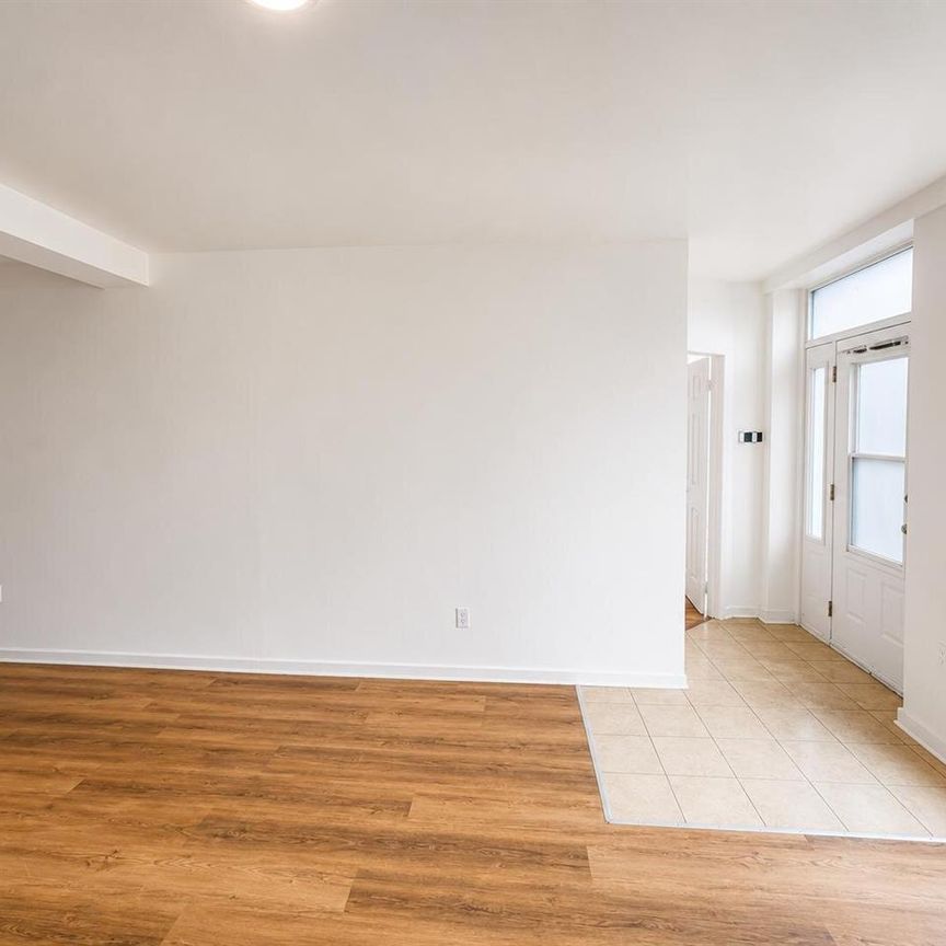 Immeuble - 478-488 Rue Principale Nord Grand 4 ½ Rénové à Louer – Richmond - Photo 1