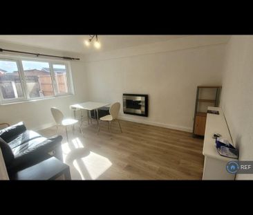 3 bedroom semi-detached house to rent - Photo 6