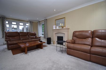Marriott Grove, Wakefield - Photo 2