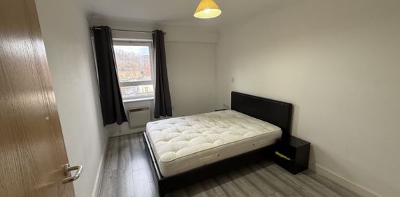 1 bed Apartment - To Let - Photo 2