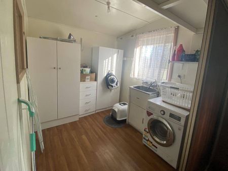 Great Location, Tidy Home - Photo 4