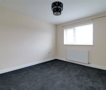 Far Ings Road, Barton-upon-Humber, Lincolnshire, DN18 5AZ - Photo 3