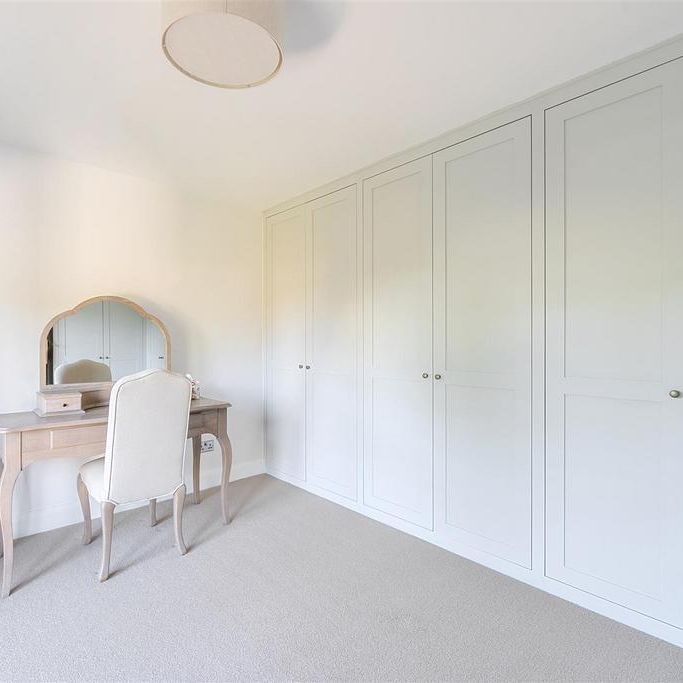 5 bedroom detached house to rent - Photo 1