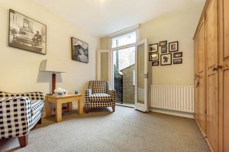 3 bedroom flat to rent - Photo 2