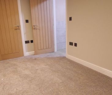 1 Bedroom Studio - Photo 3