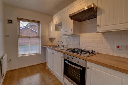 2 bedroom terraced house to rent - Photo 4