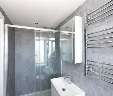 2 bedroom penthouse to rent - Photo 4