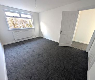 3 bedroom detached bungalow to rent - Photo 3