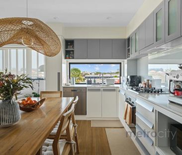 “Quiet Street in the best location!” - Photo 3