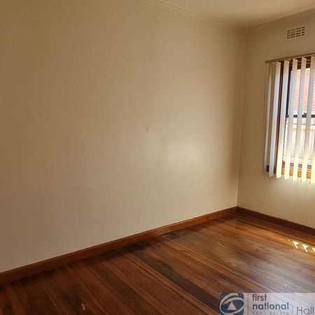 27 Lenore Street, Springvale - Photo 3