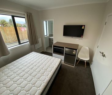 Short walk to Waikato Hospital - Photo 2