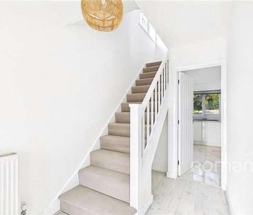 Hazel Road, Mytchett, Camberley, GU16 - Photo 4