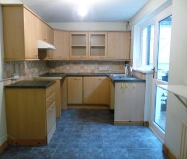 196 Spamount Street, North Belfast, BT15 2FF - Photo 5