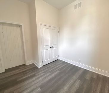 $1,699 / 2 br / 1 ba / 850 sqft 85 Victoria ave N unit 1 - Photo 6