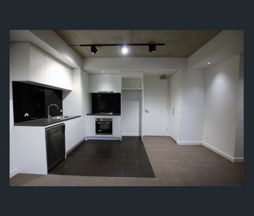 Spacious 2 bedroom 2 bathroom boutique style apartment in superb lo... - Photo 4