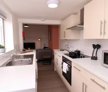 1 bedroom in a house share to rent - Photo 4