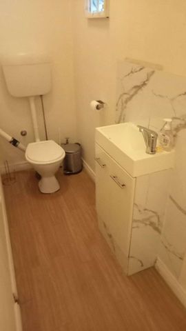 East Melbourne - Photo 4