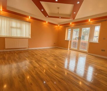 6 bedroom semi-detached house to rent - Photo 1