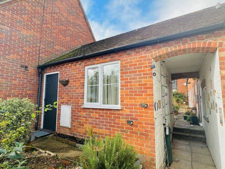 1 bedroom maisonette to rent - Photo 5