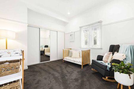 Classic Charm Meets Modern Comfort in the Heart of South Toowoomba - Photo 2