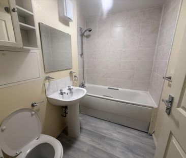 2 bedroom flat to rent - Photo 2