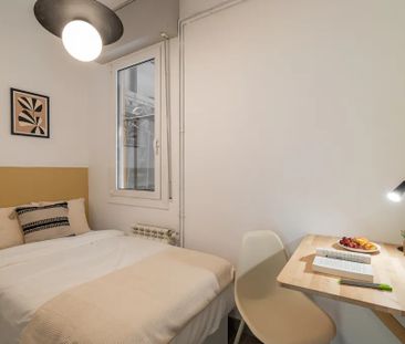 Avinguda de Mistral, Barcelona, Catalonia 08015 - Photo 3