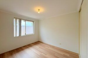 Spacious 3-Bedroom Villa with Modern Amenities - Photo 1