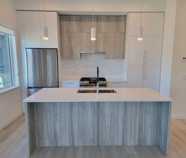 Downtown 2nd Floor Luxury 2 Bdrm * Pets - Photo 1