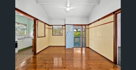 CHARMING QUEENSLANDER COTTAGE IN PRIME WILSTON LOCATION! - Photo 2