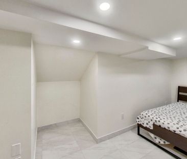 For Lease - 1652 Dufferin Street Unit# B, Toronto, Ontario - Photo 2