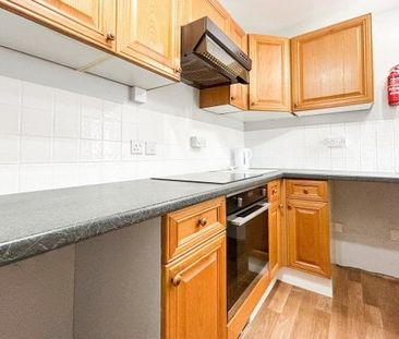 Hilders Farm Close, Crowborough - Photo 2