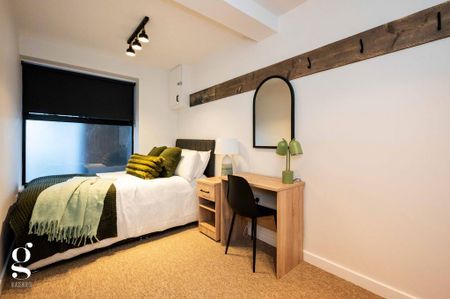 1 bedroom in a flat share to rent - Photo 5