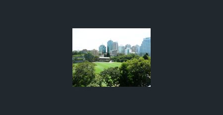 BRIGHT APARTMENT IN PRIME CHATSWOOD LOCATION - Photo 3