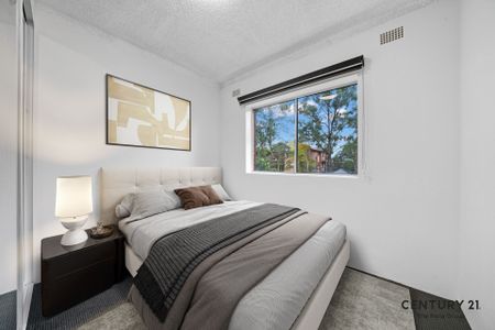 Freshly Renovated Ground-Floor Apartment in Prime Pendle Hill Location - Close to Station - Photo 3