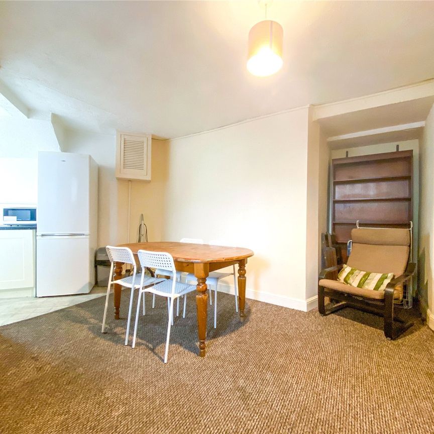 4 bedroom terraced house to rent - Photo 1