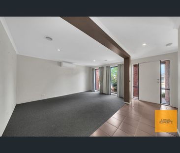 4 Ranfurlie Circuit, Melton West, Vic 3337 - Photo 4