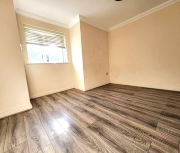 1 Bed Flat, Grove Road, LU1 - Photo 3
