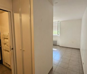 Location Appartement 1 pièce 21m² - Photo 3